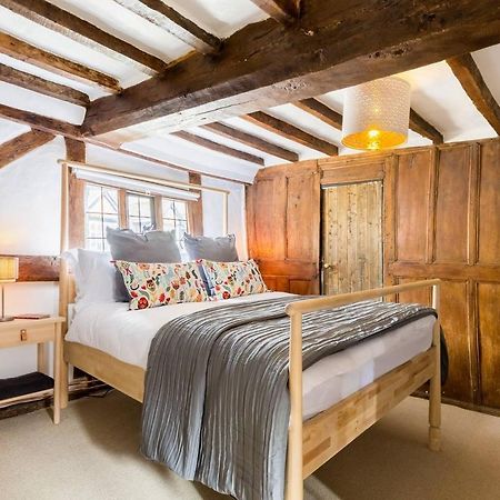 Vila 3 Masons Court The Oldest House In Stratford Upon Avon, Warwickshire. Exteriér fotografie