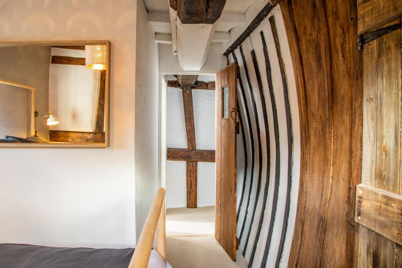 Vila 3 Masons Court The Oldest House In Stratford Upon Avon, Warwickshire. Exteriér fotografie